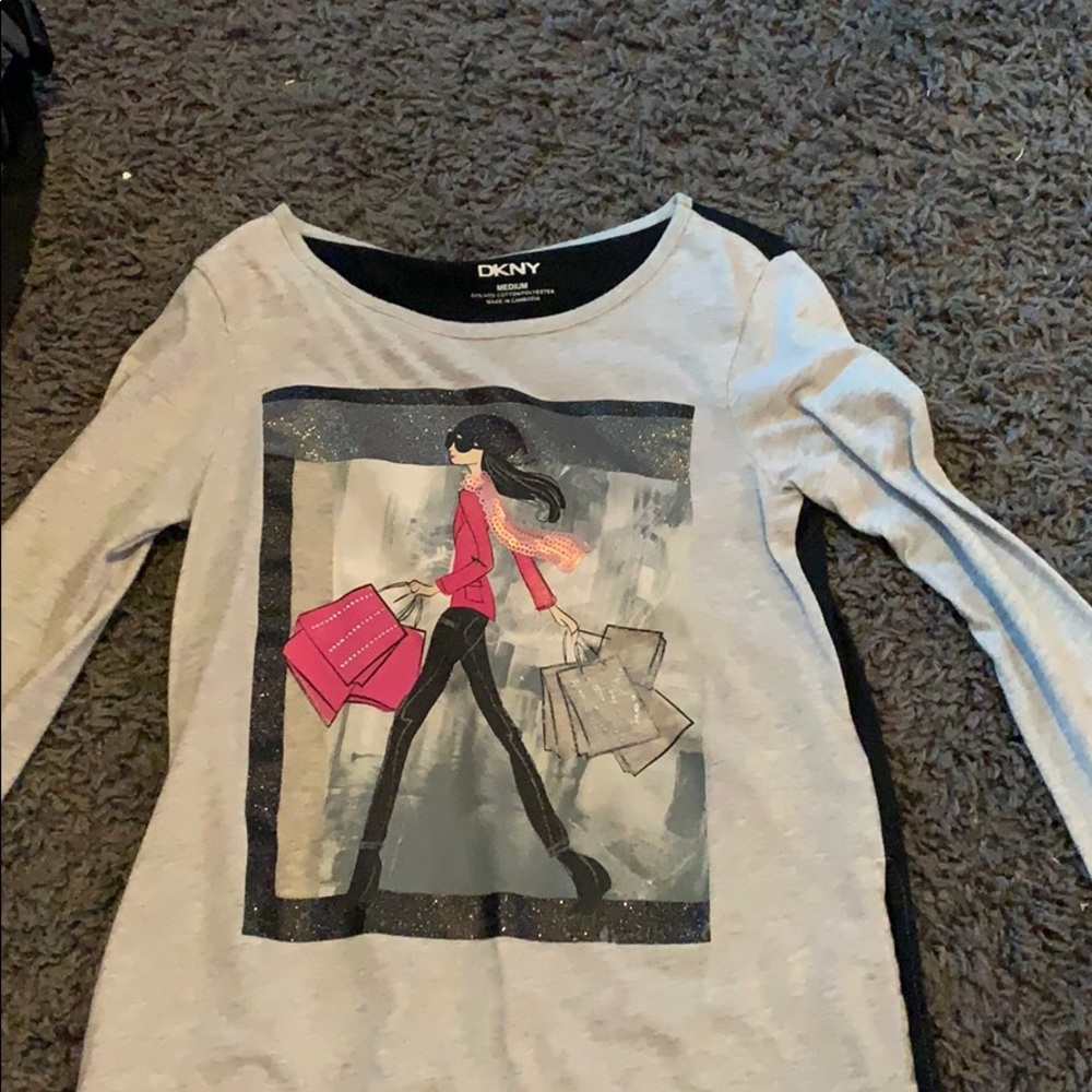A long sleeve shirt
